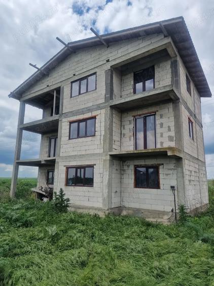 Casă cu 6 camere cu Teren 260 Mp în Mihail Kogălniceanu
