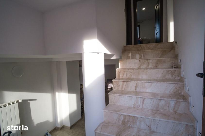 Casă cu 5 camere cu Teren 1352 Mp în Central