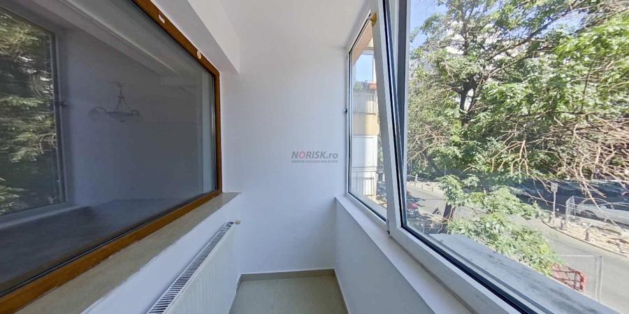 Apartament cu 3 camere semidecomandat în Lacul Tei