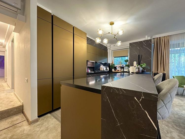 Apartament cu 6 camere decomandat, mobilat în Barbu Văcărescu