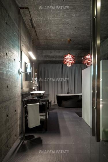Casă individuală cu 12 camere cu Canalizare în Nord