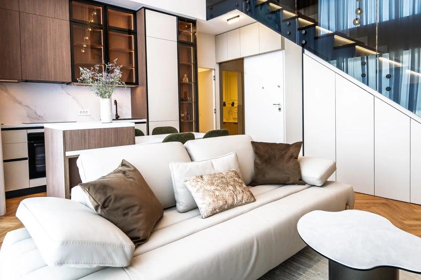 Penthouse cu 3 camere decomandat în Floreasca