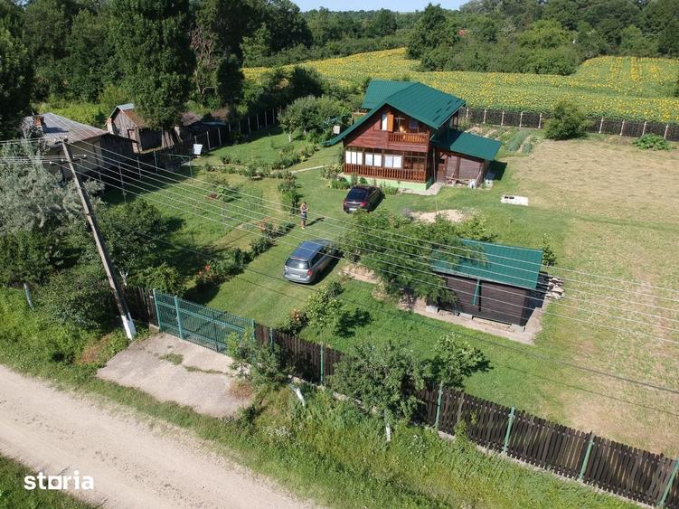 Casă cu 5 camere cu Teren 6000 Mp în Bârla