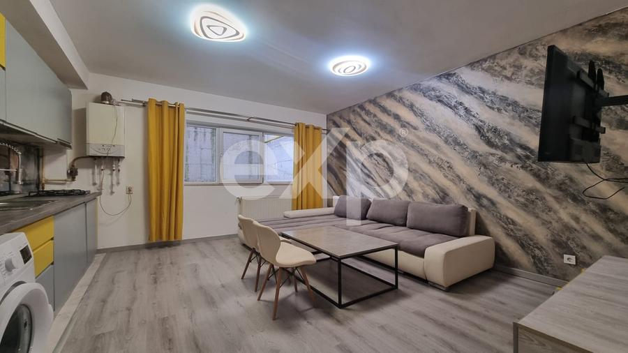Apartament cu 3 camere decomandat, mobilat în Florești