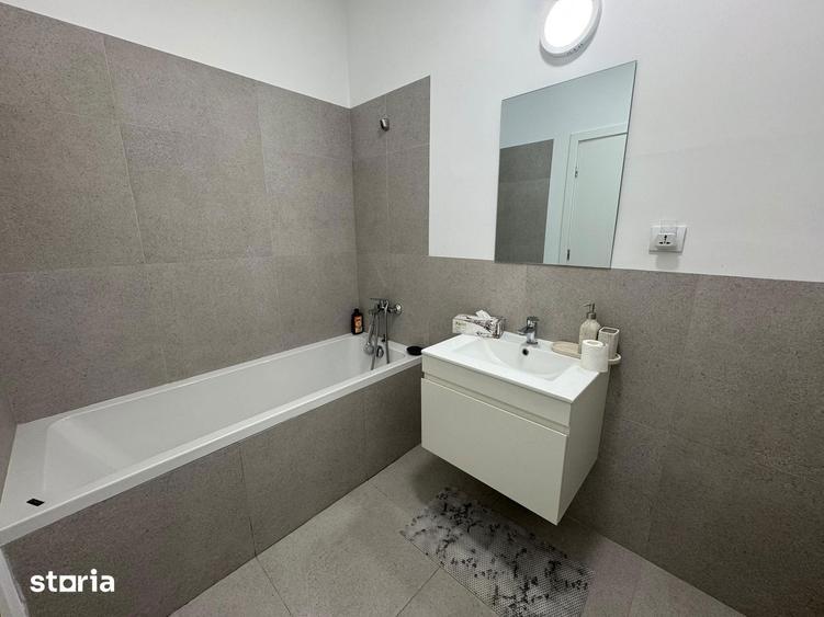 Apartament cu 2 camere decomandat în Baza 3