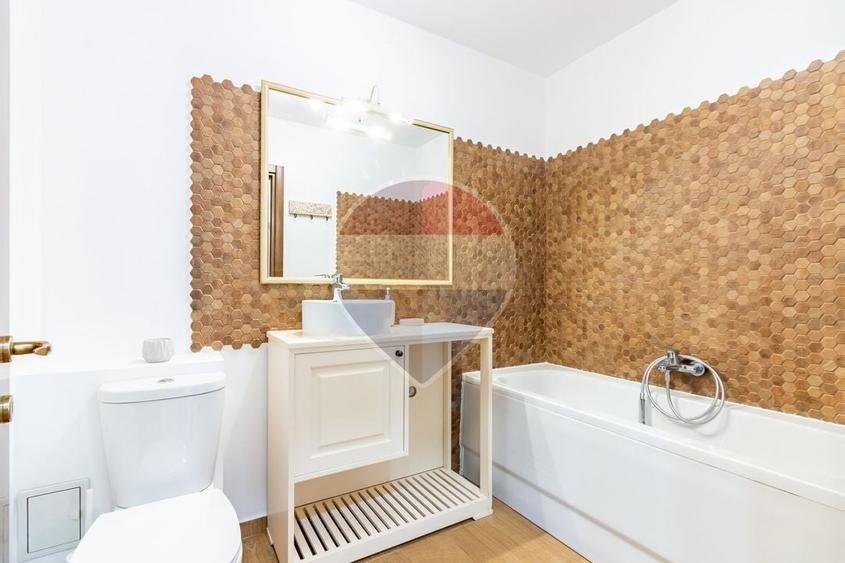 Apartament cu 3 camere semidecomandat, mobilat în Iancu Nicolae