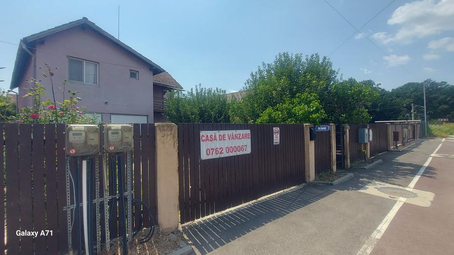 Casă individuală cu 10 camere cu Canalizare în Grădiștea