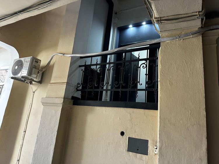 Apartament cu 4 camere semidecomandat în Ultracentral