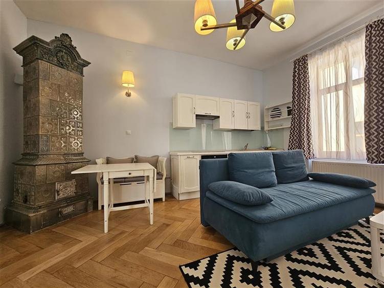 Apartament cu 2 camere semidecomandat, mobilat în Centrul Istoric — fotografia 2