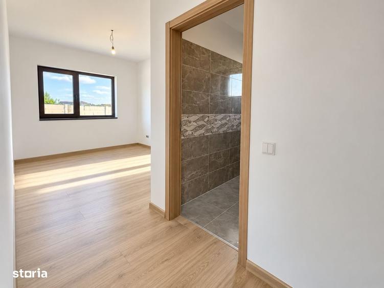 Casă cu 4 camere cu Teren 400 Mp în Clinceni