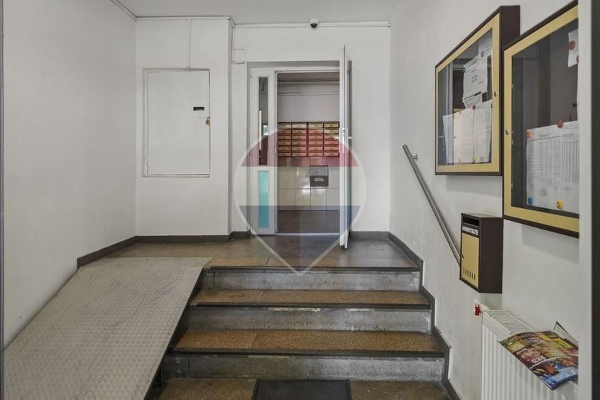 Apartament cu 3 camere decomandat în Rahova