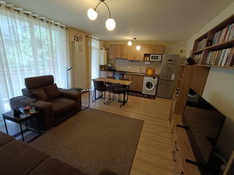 Apartament cu 2 camere semidecomandat în Florești
