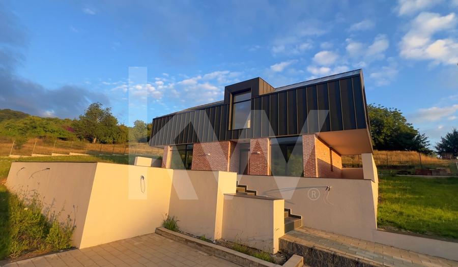 Casă individuală cu 5 camere cu Canalizare în Cisnădioara
