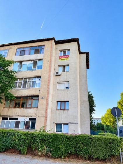 Apartament cu 2 camere decomandat în Micro 4