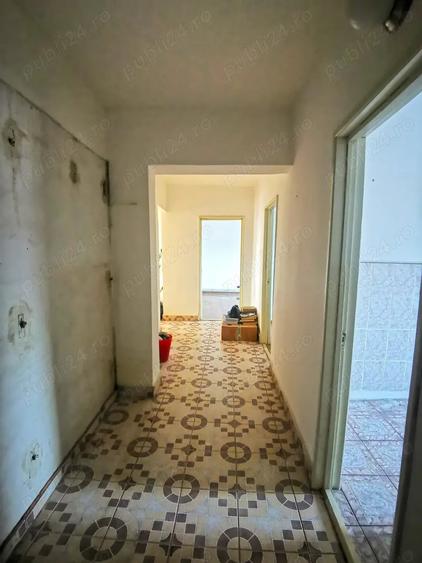 Apartament cu 4 camere decomandat în Țăndărei