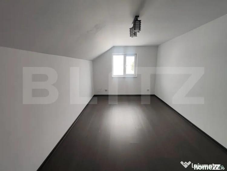 Casă cu 7 camere cu Teren 603 Mp în Central