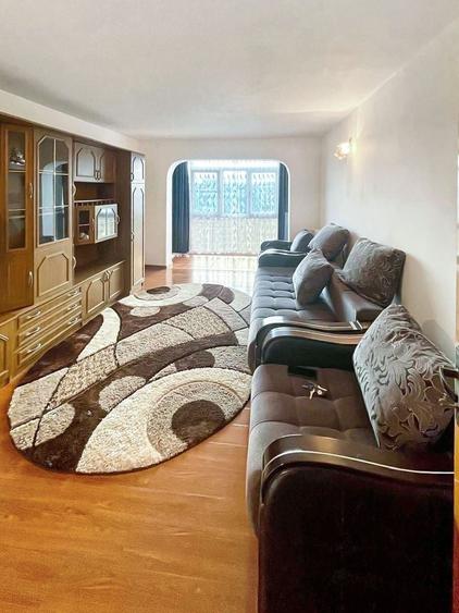 Apartament cu 3 camere decomandat, mobilat în Crihala