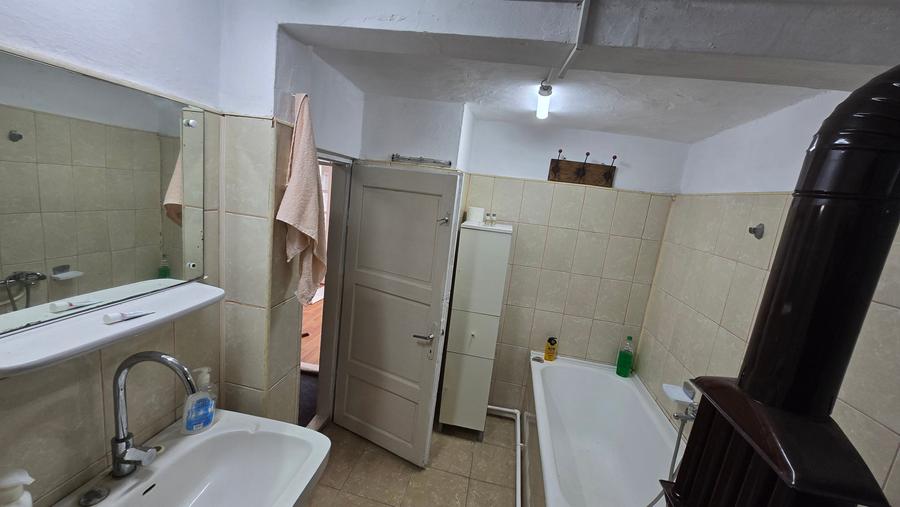 Casă cu 3 camere cu Canalizare în Nord-Est