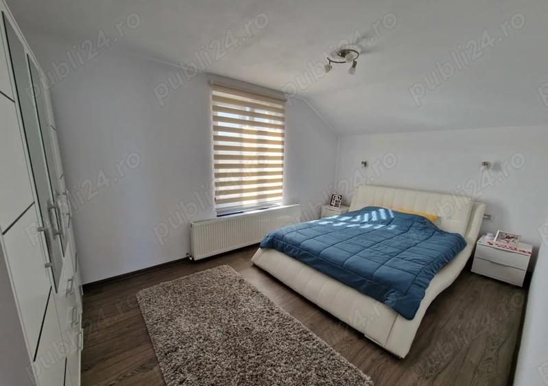 Casă individuală cu 5 camere cu Teren 423 Mp în Periferie