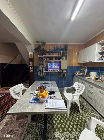 Casă cu 7 camere cu Teren 189 Mp în Progresul