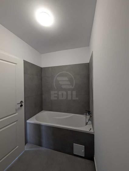 Birou, de 60 mp, în Florești