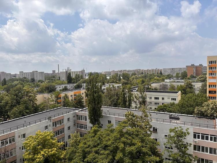 Apartament cu 2 camere decomandat în Titan