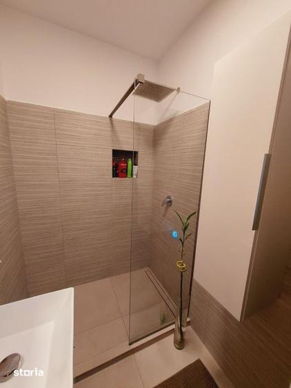 Apartament cu 3 camere decomandat, mobilat în Becaș