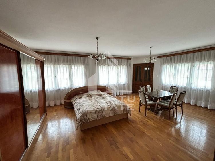Casă individuală cu 12 camere cu Canalizare în Clocotici