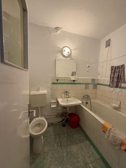 Apartament cu 2 camere semidecomandat în Baba Novac