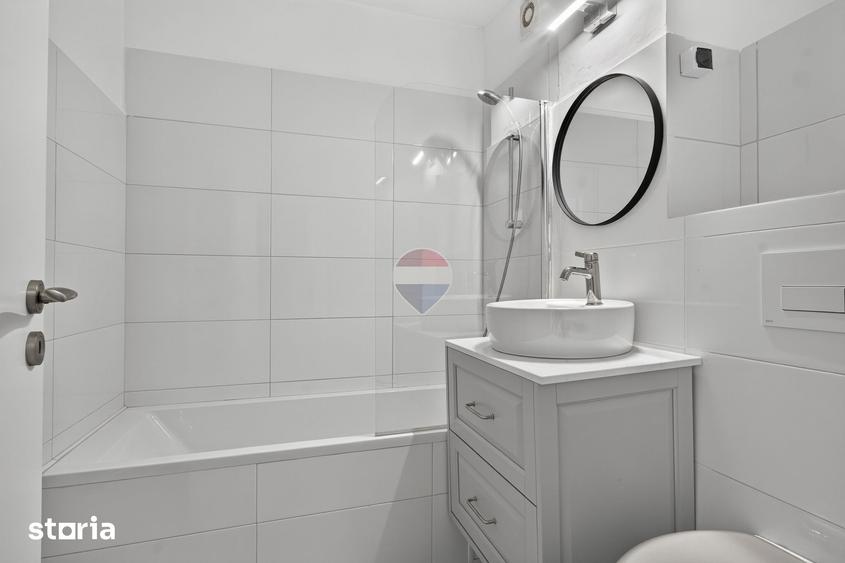 Apartament cu 4 camere în Polivalentă