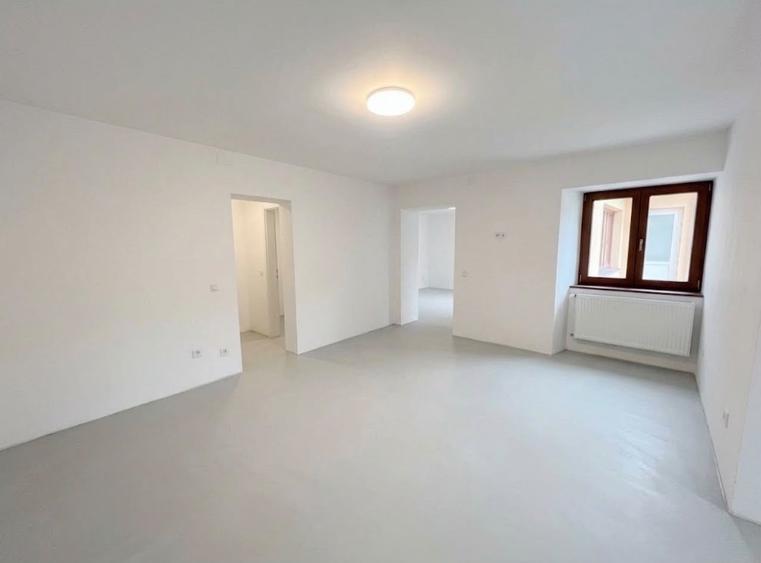 Apartament cu 2 camere semidecomandat în Centrul Istoric