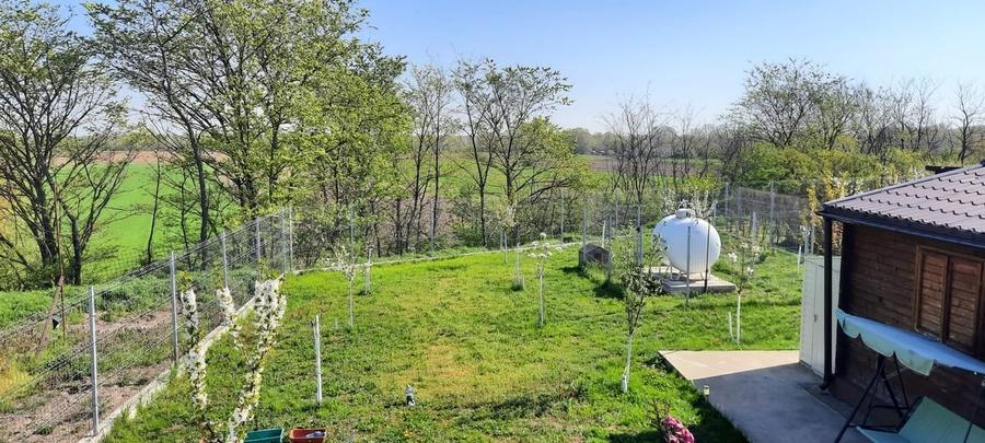 Casă cu 2 camere cu Teren 795 Mp în Regie