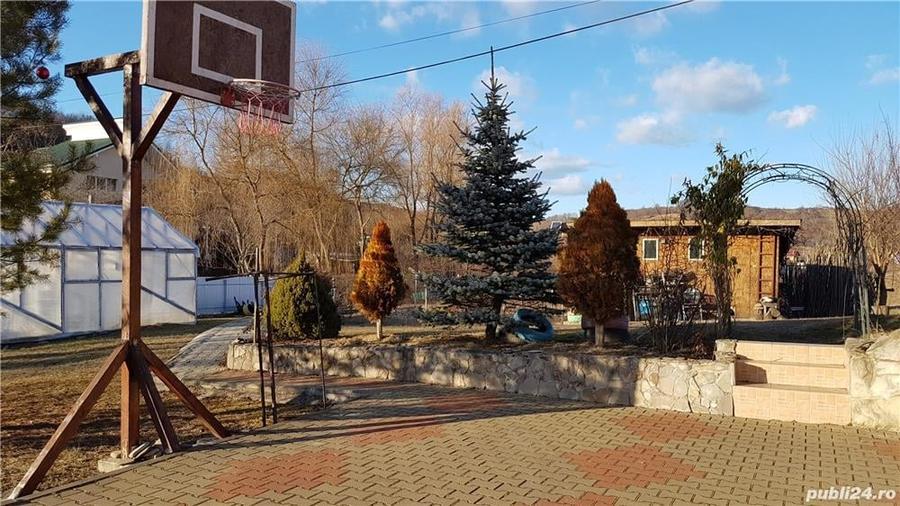 Casă cu 5 camere cu Teren 5600 Mp în Stejaru