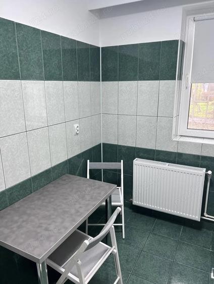 Apartament cu 2 camere decomandat în Delfinariu