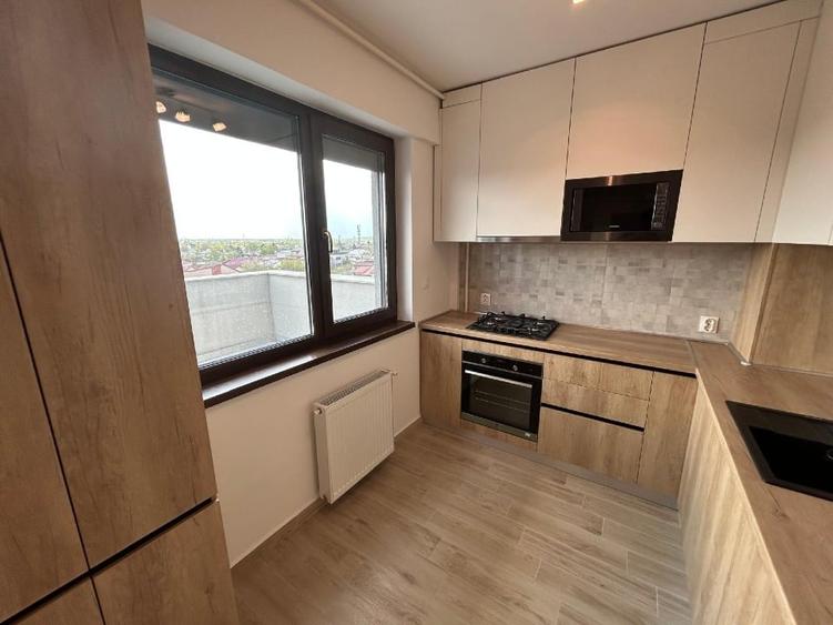 Apartament cu 3 camere semidecomandat, mobilat în Bucureștii Noi