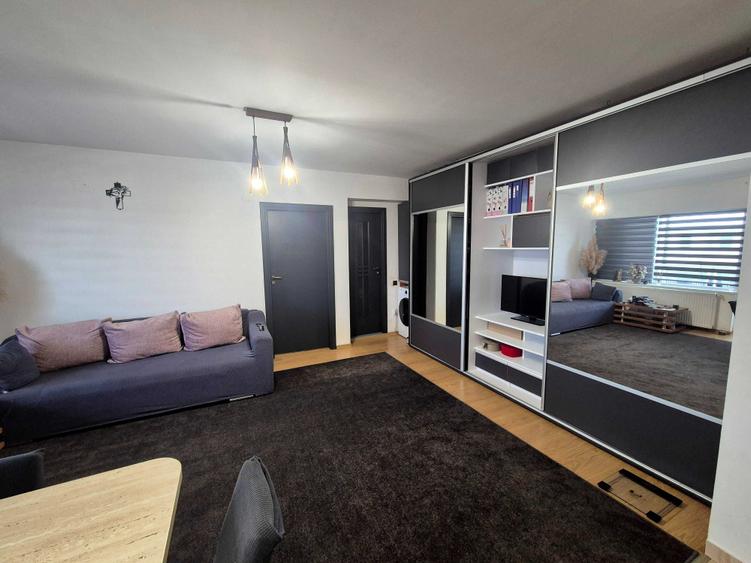 Apartament cu 2 camere semidecomandat în Florești
