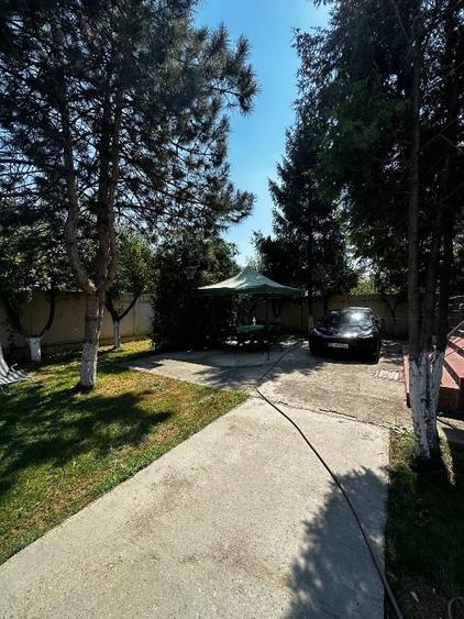 Casă individuală cu 6 camere cu Canalizare în Central
