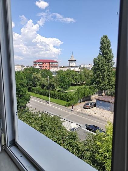 Apartament cu 2 camere decomandat în Dobroești