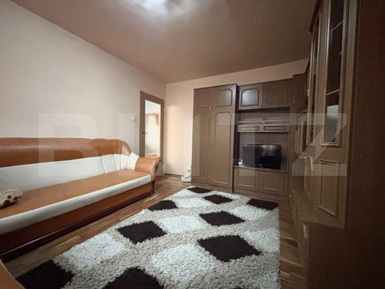 Apartament cu 2 camere semidecomandat în Micro 6