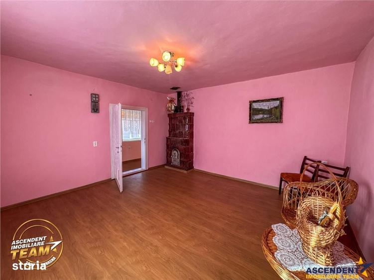 Casă cu 3 camere cu Teren 1749 Mp în Lunga