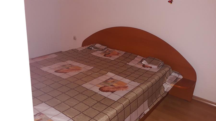 Apartament cu 2 camere semidecomandat, mobilat în UTA