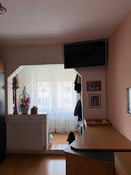 Apartament cu 3 camere decomandat în Alfa