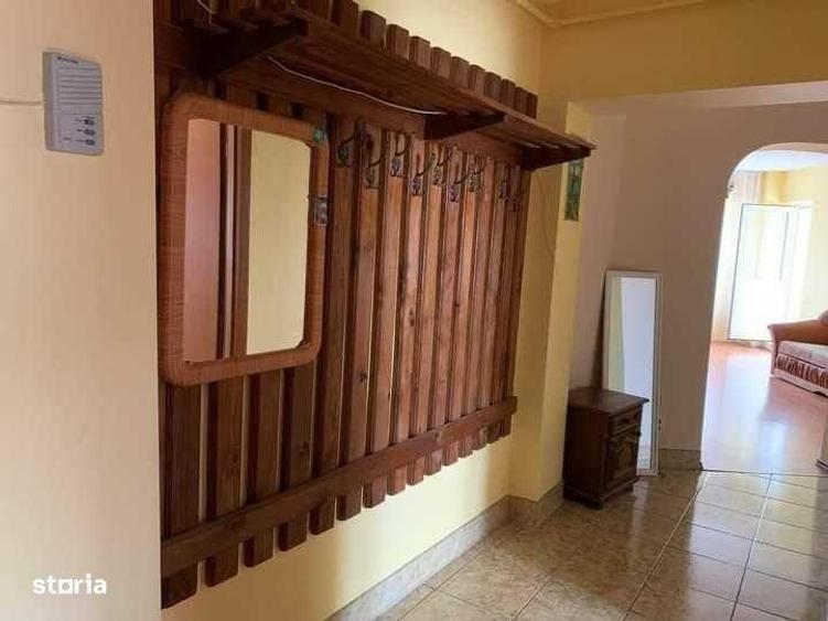 Apartament cu 4 camere decomandat în Alfa