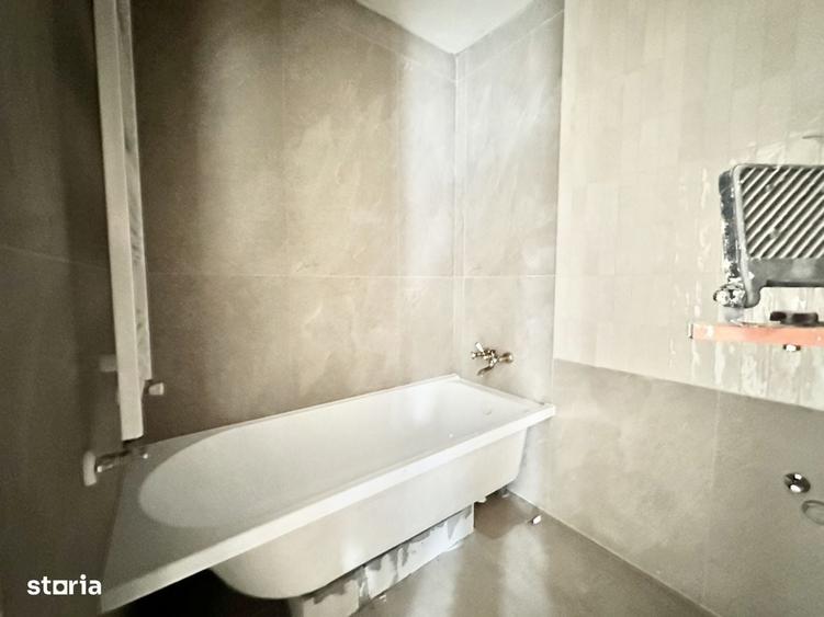 Apartament cu 3 camere decomandat în Neptun