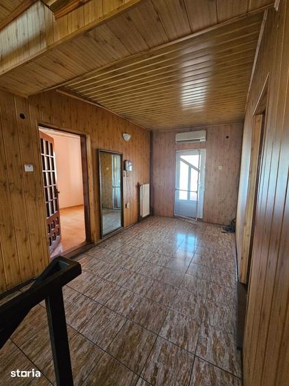 Casă cu 6 camere cu Teren 450 Mp în Calea București