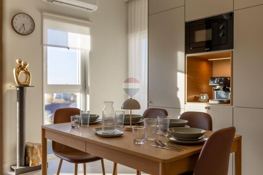 Apartament cu 3 camere decomandat, mobilat în Micălaca