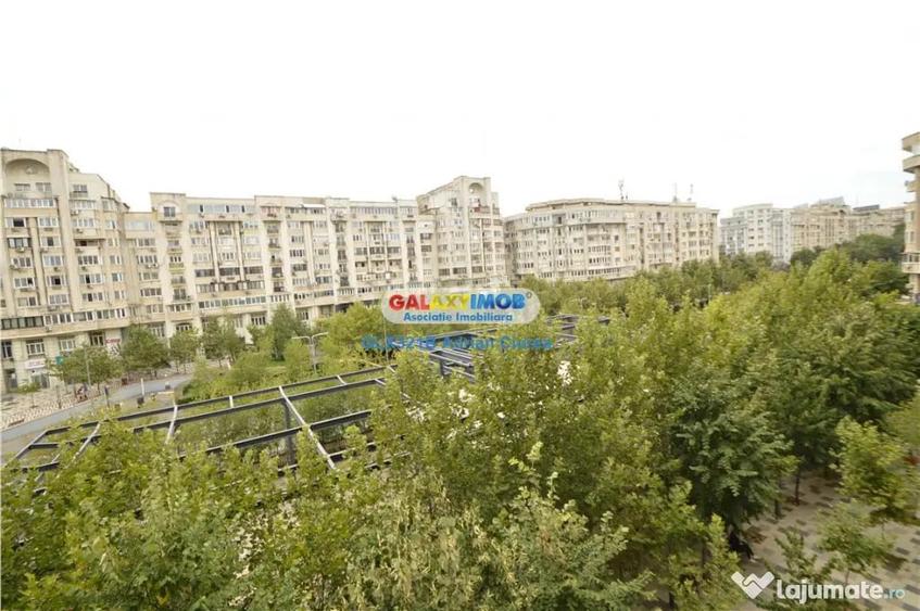 Apartament cu 3 camere decomandat în Decebal