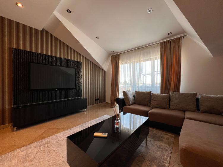 Apartament cu 3 camere semidecomandat în Rahova