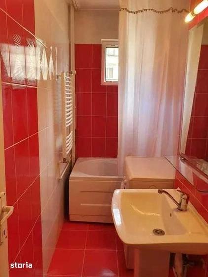 Apartament cu 3 camere semidecomandat în Dacia