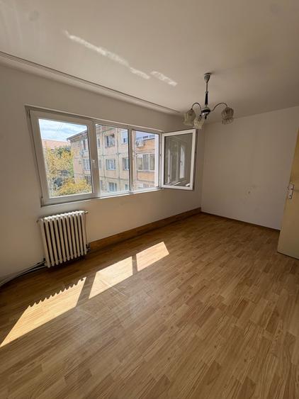 Apartament cu 2 camere semidecomandat în Govândari